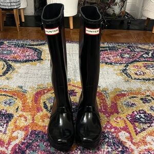 Hunter Glossy Black Knee-High Boots Size 7